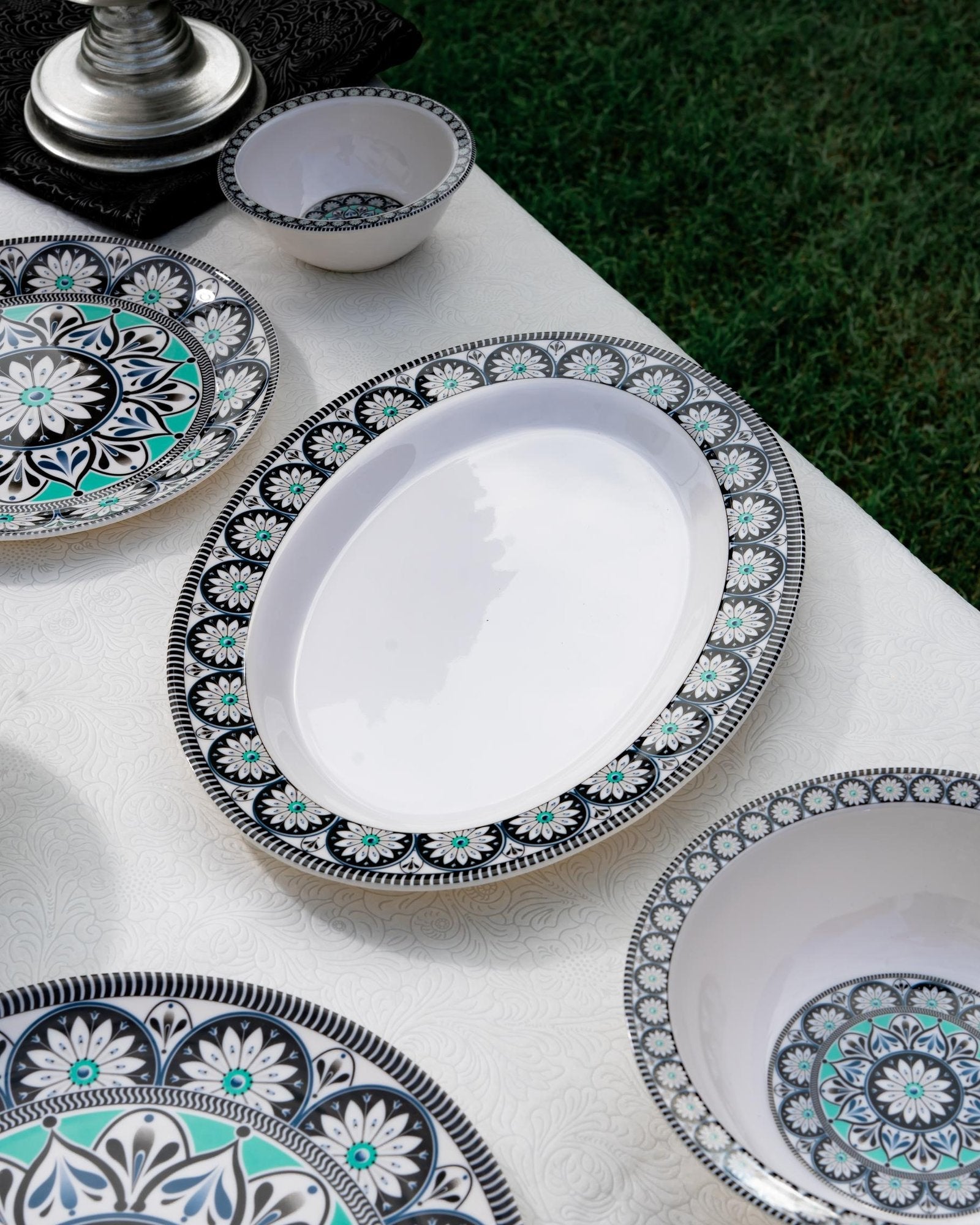 Ebony Symphony Dinner Set