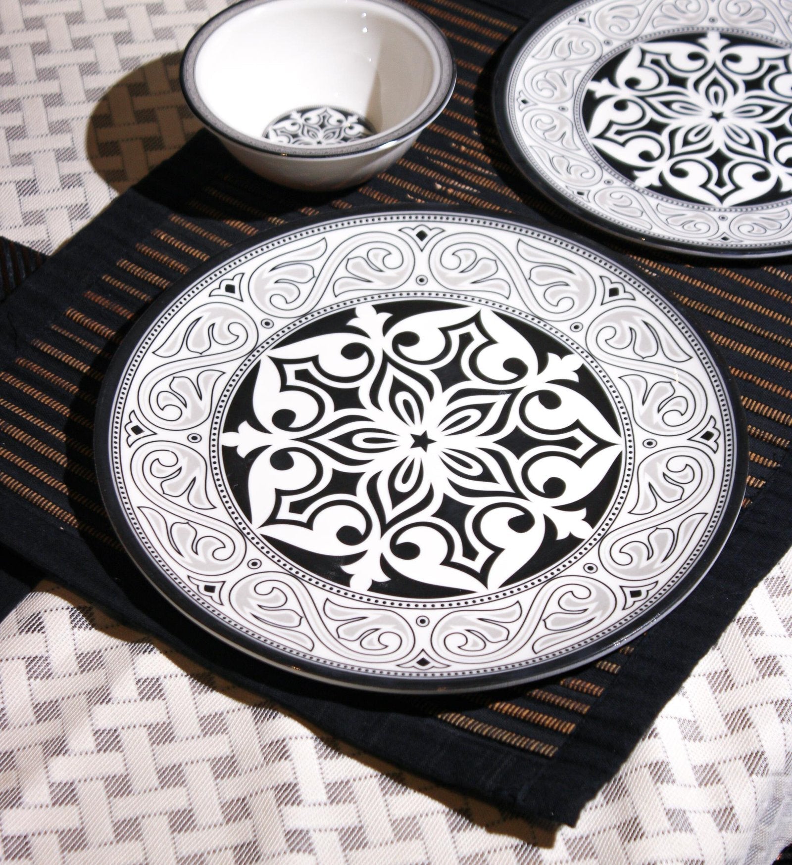 Gothic Grace Dinner Set